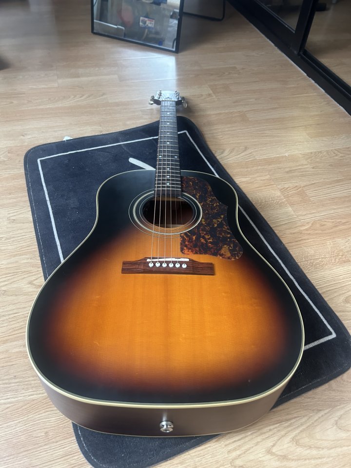 Epiphone Masterbilt J45 vintage sumburt