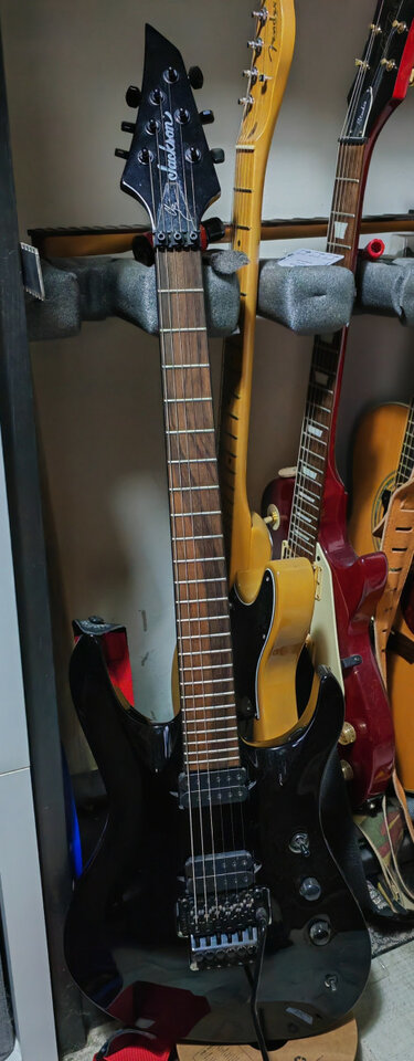 Guitarra Eléctrica Jackson Soloist HT6