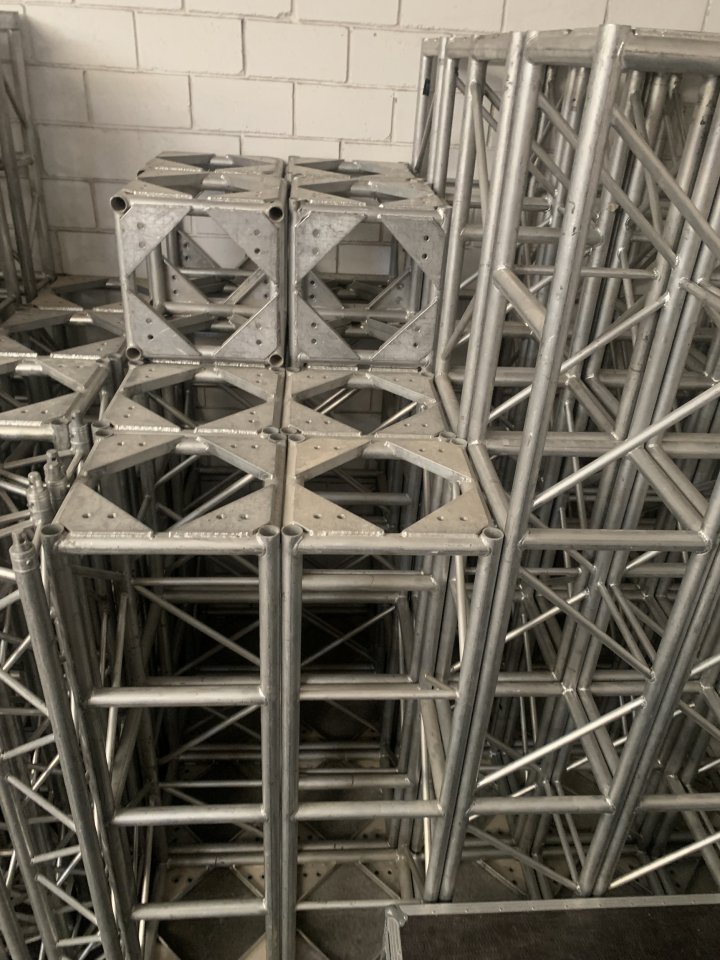 Estructura ground support de 52 x  52 , 4 TN