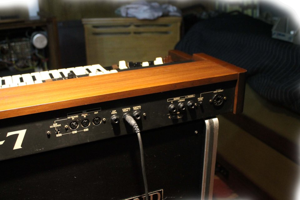 Roland VK7  Hammond Clon