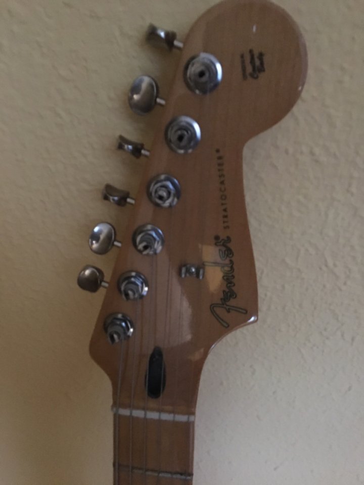 Fender Player II strat y FA-345 de segunda mano · Foto 1 de 6 · Madrid · 950 €