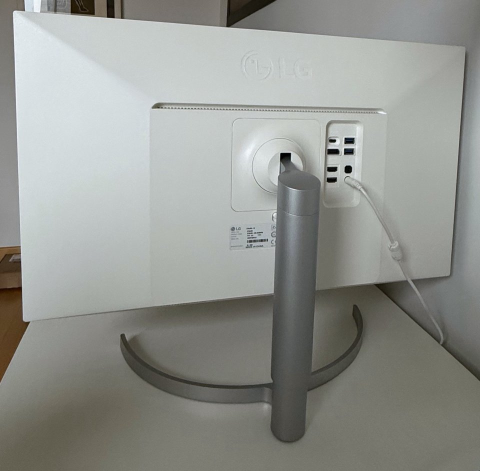 Monitor LG 27UL850-W