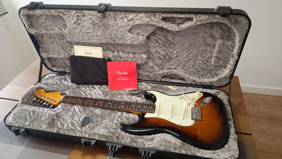 Fender American Professional II Stratocaster Anniversary 2TS RW de segunda mano · Foto 1 de 9 · Murcia · 1650 €