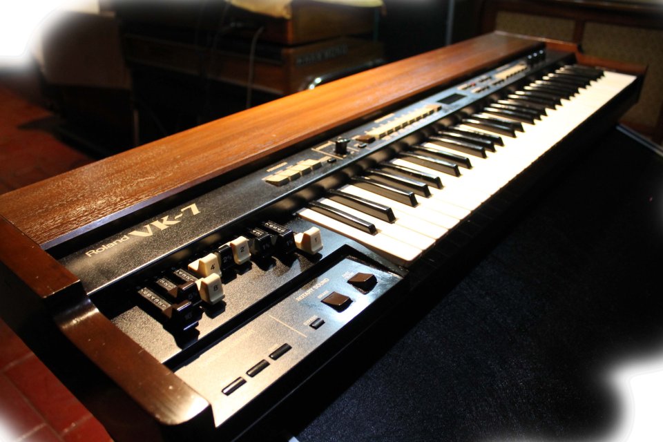 Roland VK7  Hammond Clon