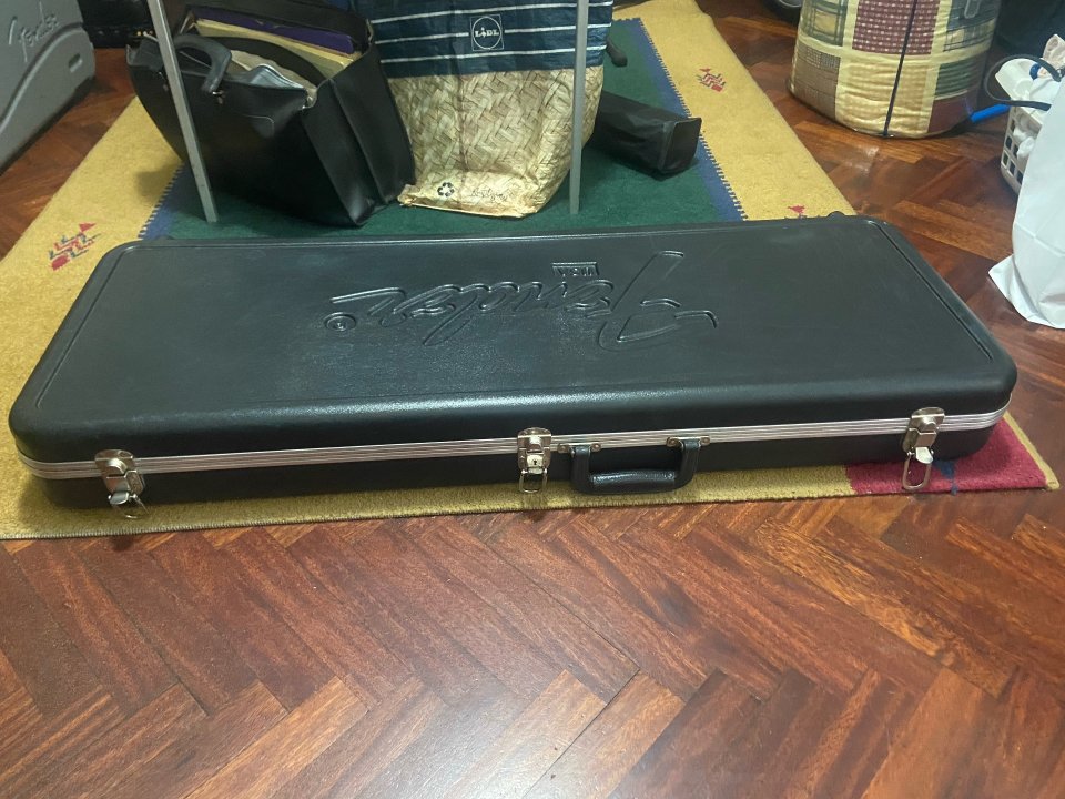 Estuche Fender Stratocaster de segunda mano · Foto 1 de 4 · A Coruña · 140 €