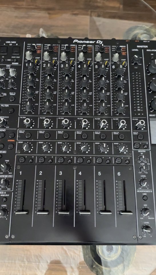 Pioneer V10-LF de segunda mano · Foto 1 de 4 · Granada · 2450 €