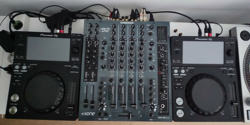 2 XDJ700 + Xone 92