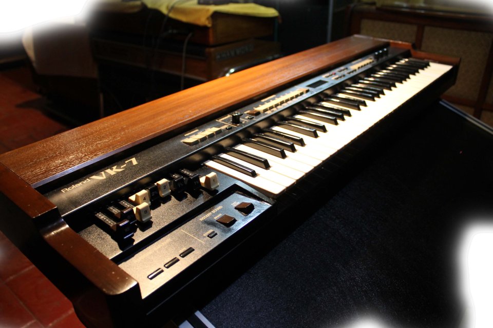 Roland VK7  Hammond Clon