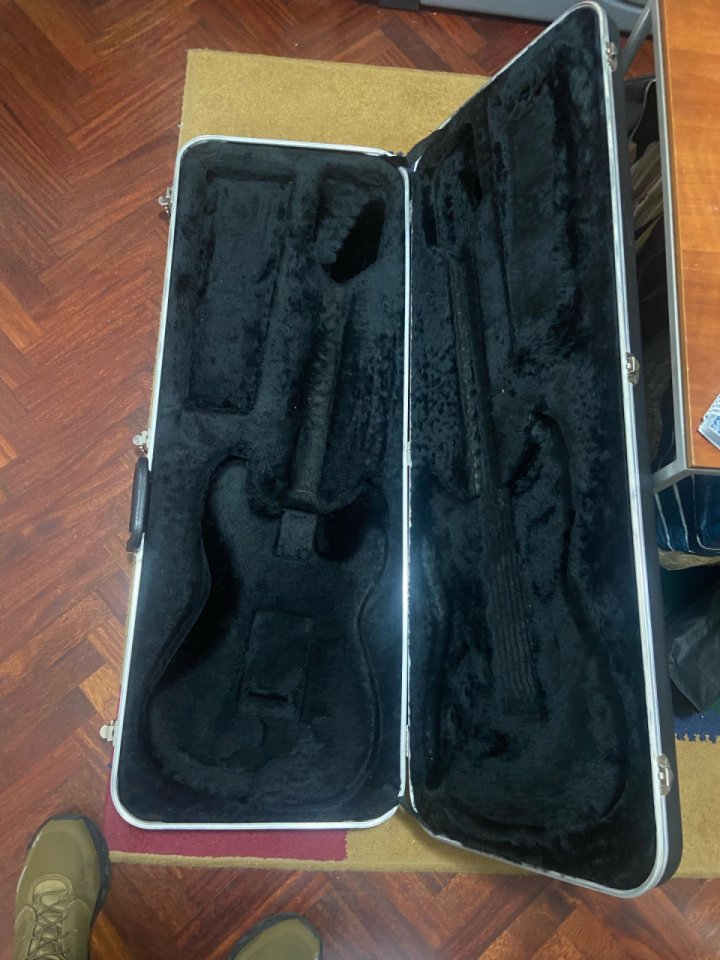 Estuche Fender Stratocaster de segunda mano · Foto 2 de 4 · A Coruña · 140 €
