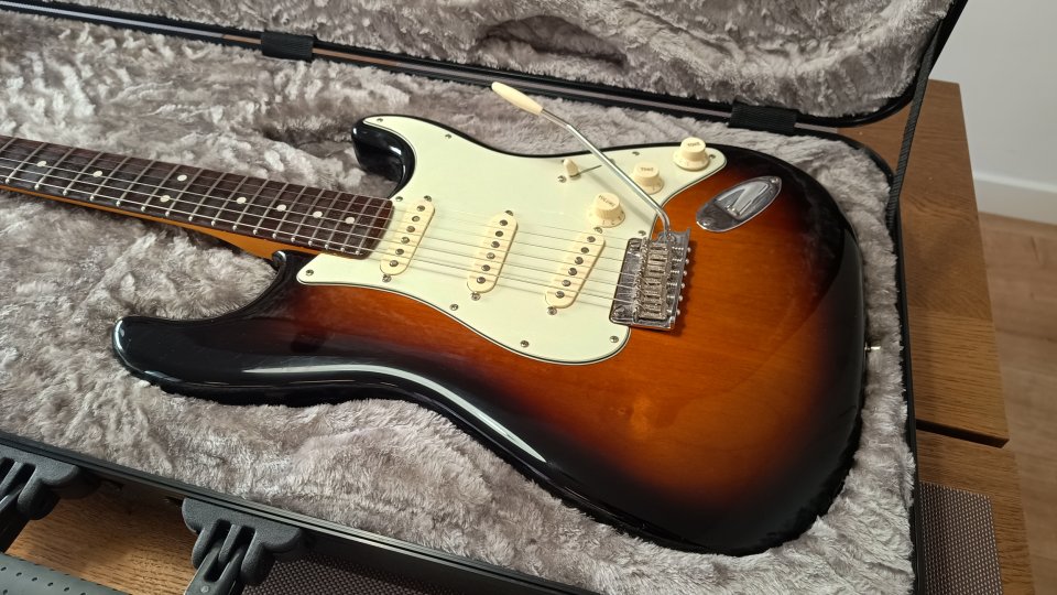Fender American Professional II Stratocaster Anniversary 2TS RW de segunda mano · Foto 3 de 9 · Murcia · 1650 €