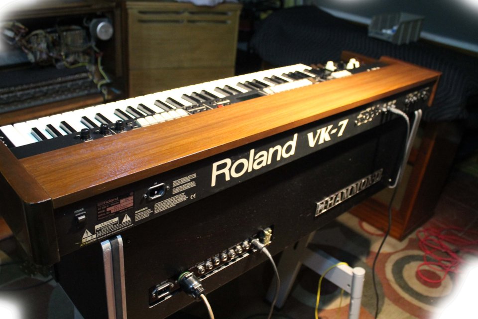 Roland VK7  Hammond Clon