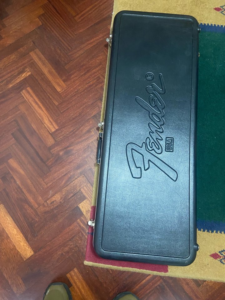 Estuche Fender Stratocaster de segunda mano · Foto 3 de 4 · A Coruña · 140 €
