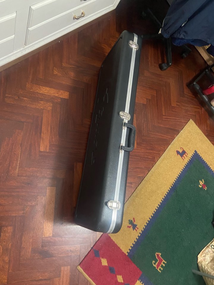 Estuche Fender Stratocaster de segunda mano · Foto 4 de 4 · A Coruña · 140 €