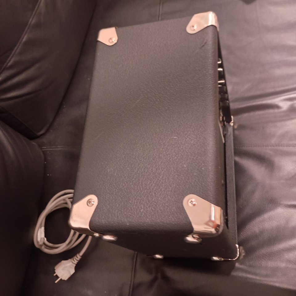 Amplificador Fender Frostman PR 241 de segunda mano · Foto 4 de 8 · Málaga · 50 €