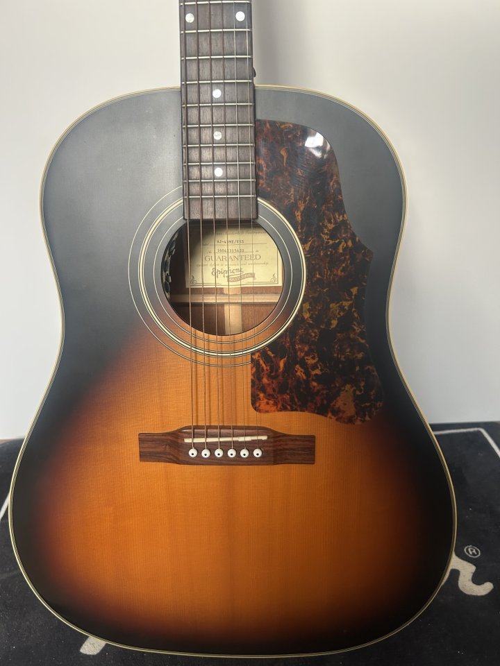 Epiphone Masterbilt J45 vintage sumburt