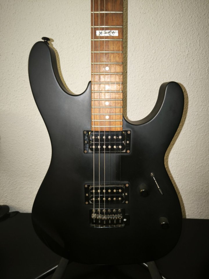 Guitarra LTD M-50 de segunda mano · Foto 7 de 8 · Madrid · 100 €