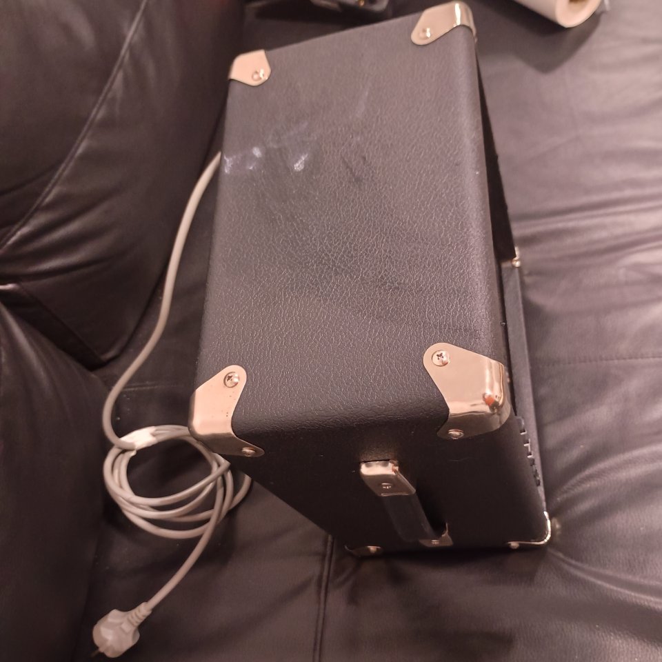 Amplificador Fender Frostman PR 241 de segunda mano · Foto 6 de 8 · Málaga · 50 €