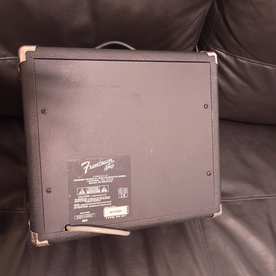 Amplificador Fender Frostman PR 241 de segunda mano · Foto 8 de 8 · Málaga · 50 €