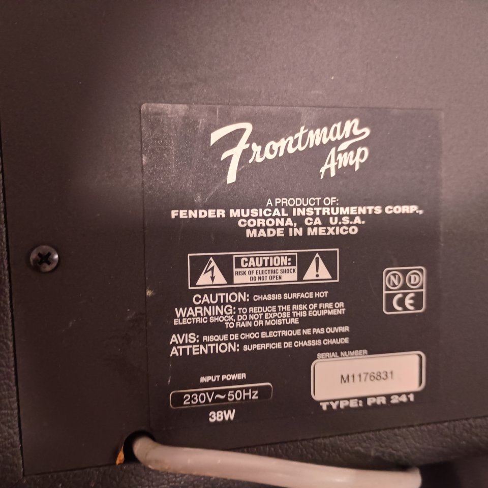 Amplificador Fender Frostman PR 241 de segunda mano · Foto 7 de 8 · Málaga · 50 €