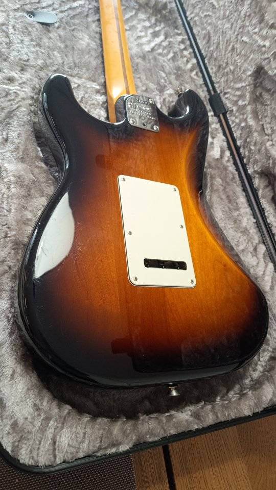 Fender American Professional II Stratocaster Anniversary 2TS RW de segunda mano · Foto 9 de 9 · Murcia · 1650 €
