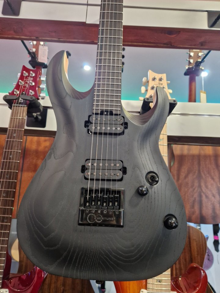 Cort KX700 Evertune de segunda mano · Foto 2 de 3 · Navarra · 950 €