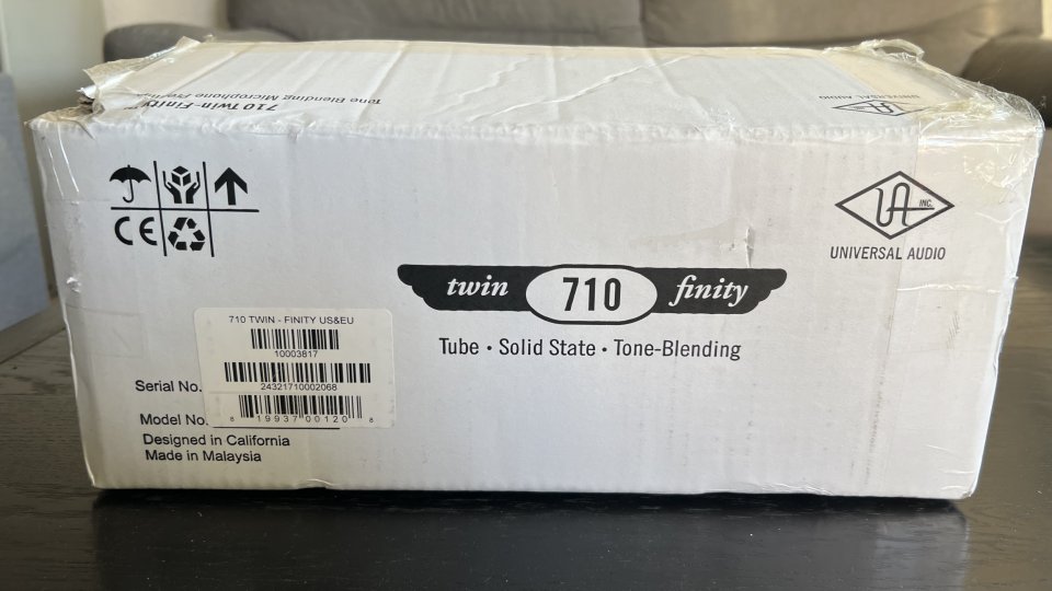 Universal Audio 710 Twin-Finity Preamp de segunda mano · Foto 3 de 3 · Barcelona · 590 €