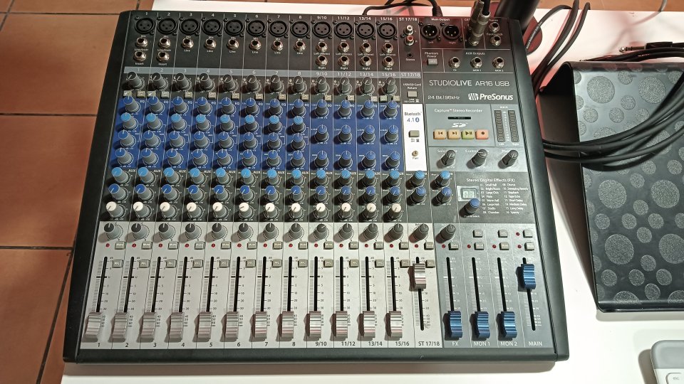 Presonus Ar 16 Usb. Mesa analógica de 16.canales y tarjeta de sonido