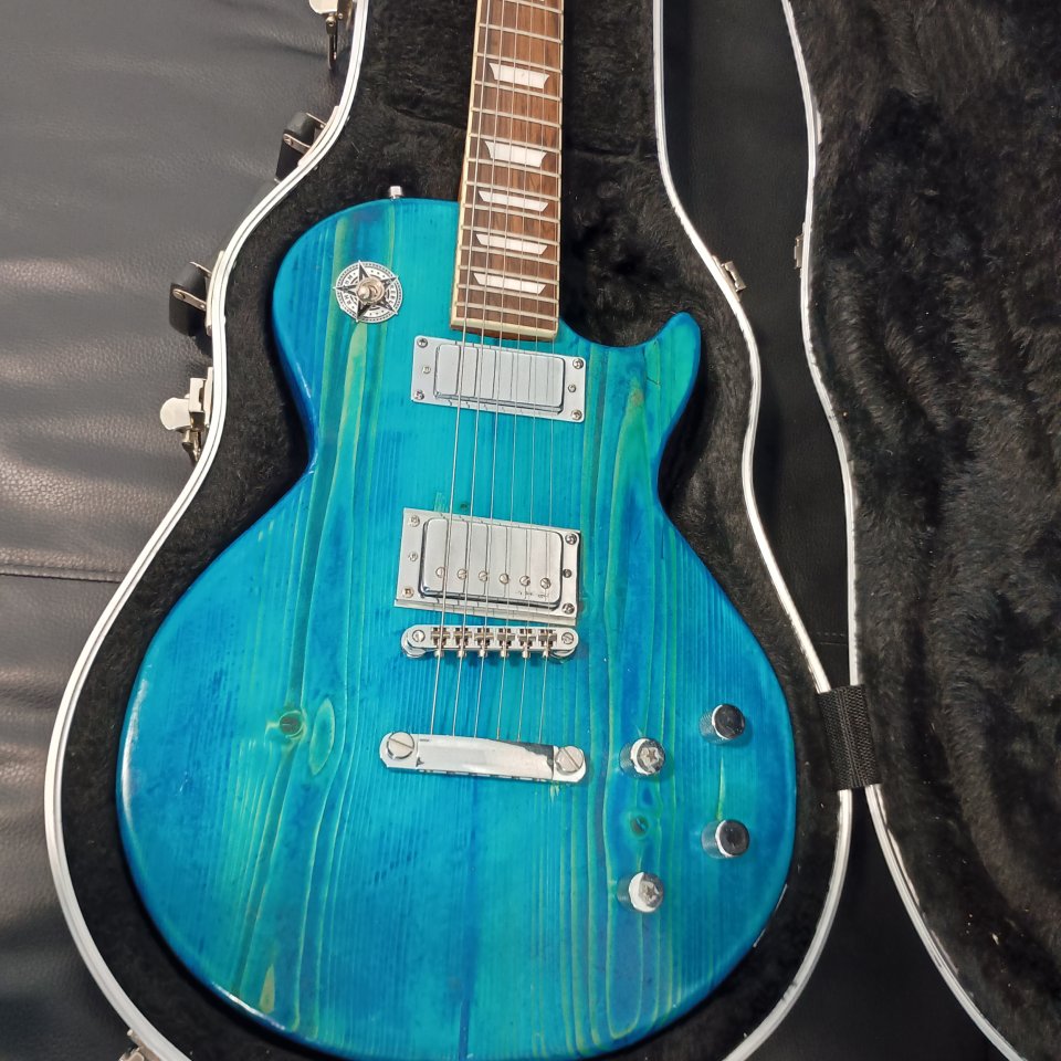 Guitarra eléctrica tipo les Paul de segunda mano · Foto 2 de 5 · Málaga · 180 €