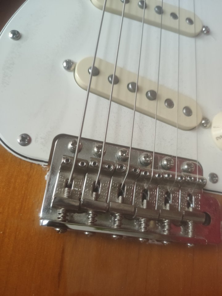 Fender Stratocaster Classic 50´s Mex. con Picguard Fat 50´s Fender Custom Shop de segunda mano · Foto 2 de 8 · Ávila · 650 €