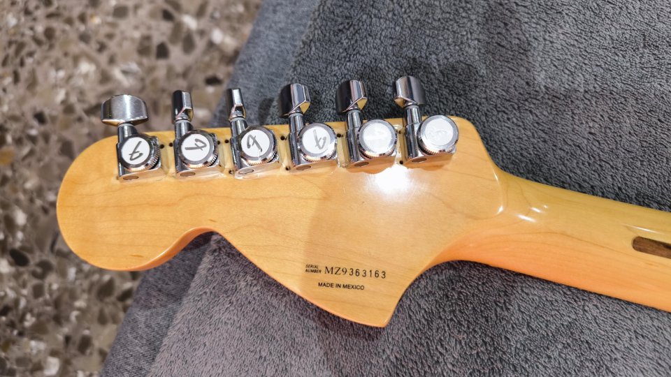 Fender Stratocaster Classic Series 70s Mejorada de segunda mano · Foto 5 de 7 · Albacete · 490 €
