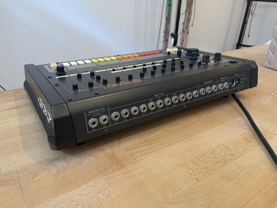 TR-808 + kenton MIDI + Bruce Forat Mods de segunda mano · Foto 4 de 4 · Málaga · 5200 €