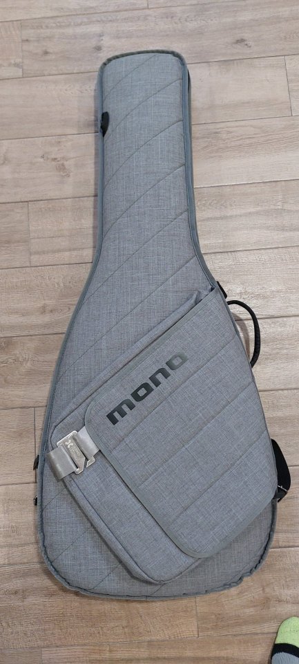 Funda MONO guitarra eléctrica de segunda mano · Foto 1 de 8 · Bizkaia · 100 €