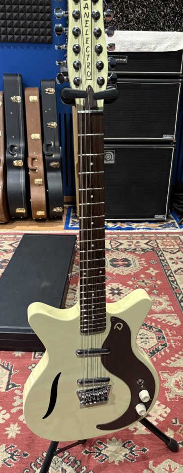 Danelectro 59 Vintage 12 String de segunda mano · Foto 2 de 8 · Lleida · 475 €