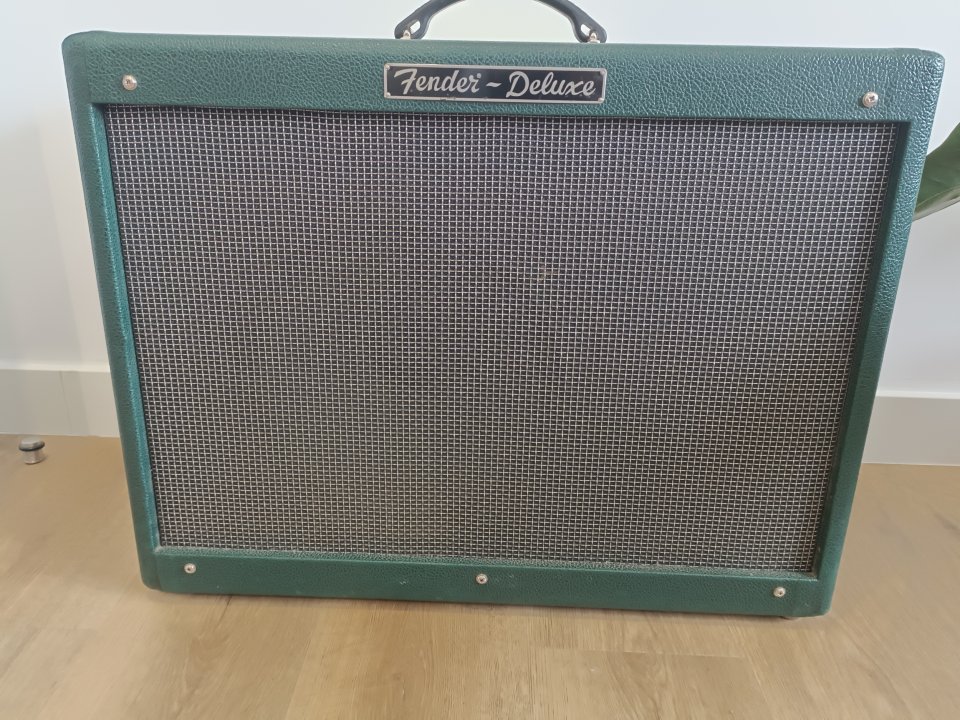 Fender Hot Rod Deluxe 60th Anniversary Esmerald Green Limited Edition de segunda mano · Foto 1 de 7 · A Coruña · 650 €