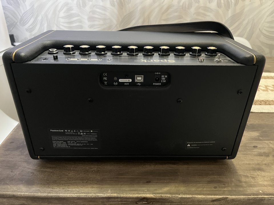 Amplificador Positive Grid Spark 40 con bolsa