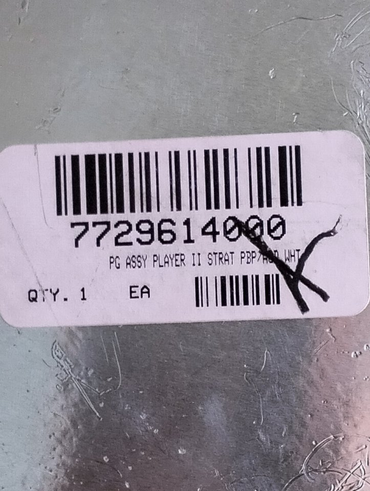 Golpeador fender (original)+ tapa