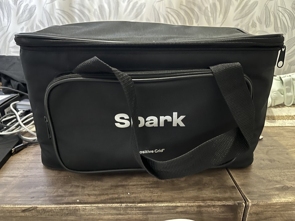 Amplificador Positive Grid Spark 40 con bolsa