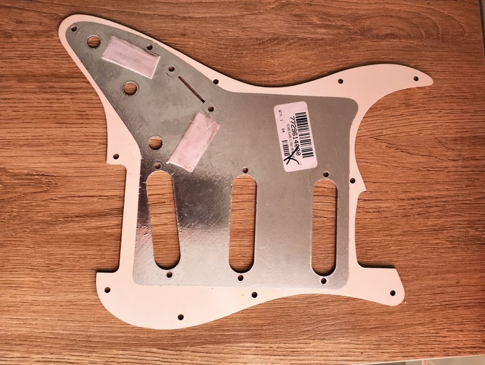 Golpeador fender (original)+ tapa