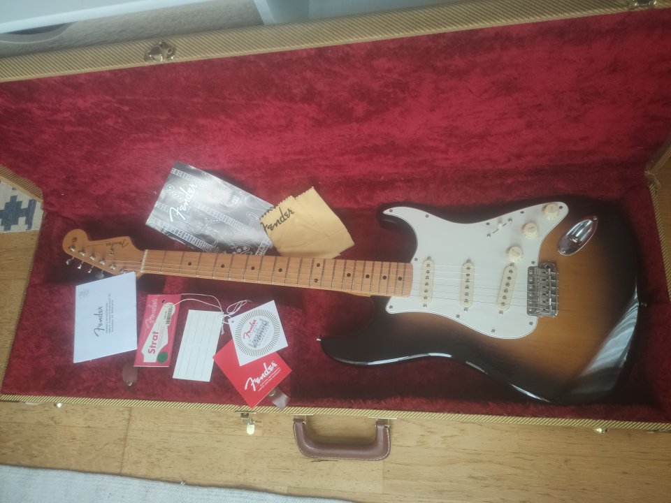 Fender Stratocaster Classic 50´s Mex. con Picguard Fat 50´s Fender Custom Shop de segunda mano · Foto 3 de 8 · Ávila · 650 €
