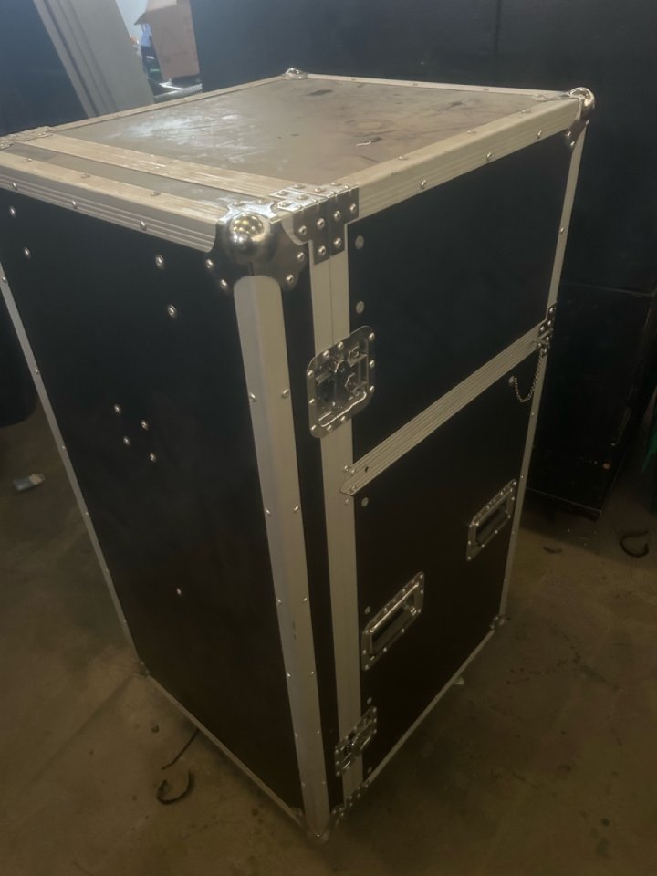 Flycase rack