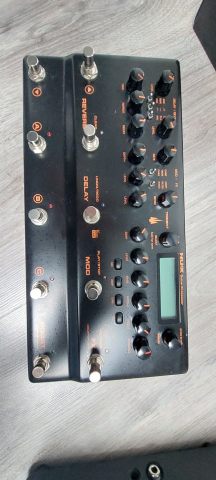 Nux Trident multiefectos