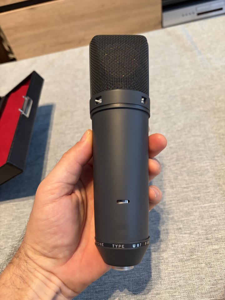 Neumann U87 P48 Vintage (Pre-Ai) w/ Original Case de segunda mano · Foto 3 de 10 · Málaga · 3900 €