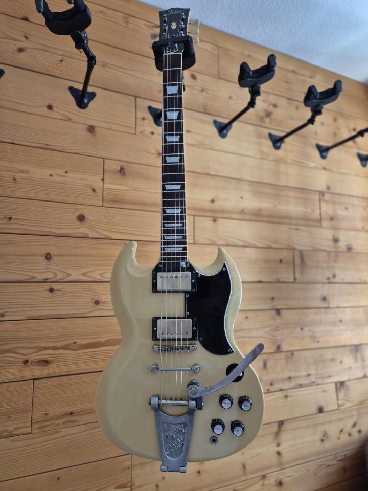 Tokai SG60 0W de 1983