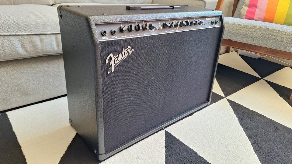 Fender Champion 100XL de segunda mano · Foto 1 de 4 · Madrid · 200 €
