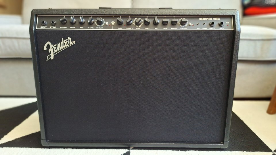 Fender Champion 100XL de segunda mano · Foto 2 de 4 · Madrid · 200 €
