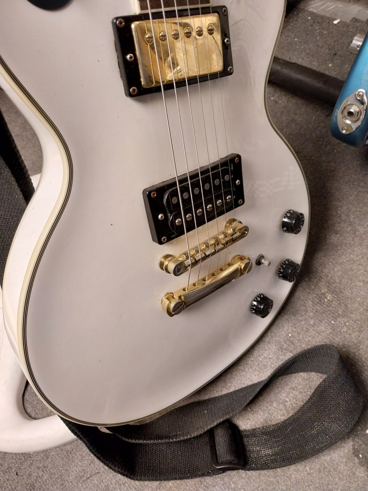 Epiphone les Paul custom pro Alpine white de segunda mano · Foto 5 de 5 · Madrid · 500 €