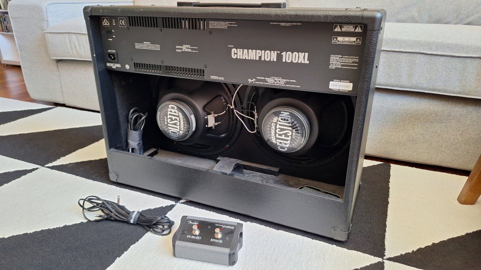 Fender Champion 100XL de segunda mano · Foto 4 de 4 · Madrid · 200 €