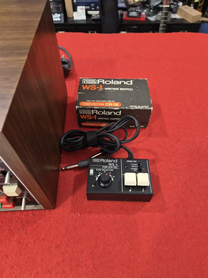 Roland CR-78 + WS-1 caja de ritmos vintage de segunda mano · Foto 4 de 5 · Girona · 2690 €