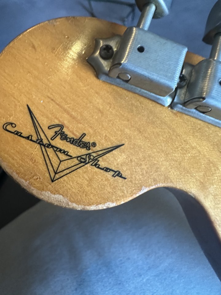 Vendo Stratocaster Custom Rellik