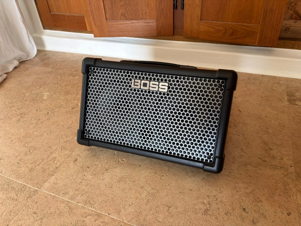 Amplificador Roland Street Cube II de segunda mano · Foto 1 de 5 · Illes Balears · 200 €